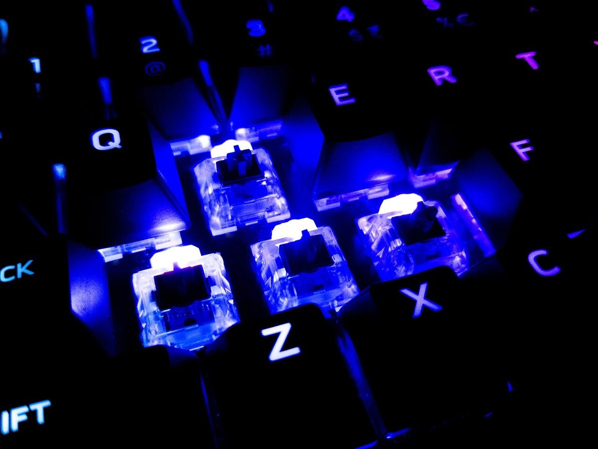 K84 mechanical keyboard — photo 2 of 4