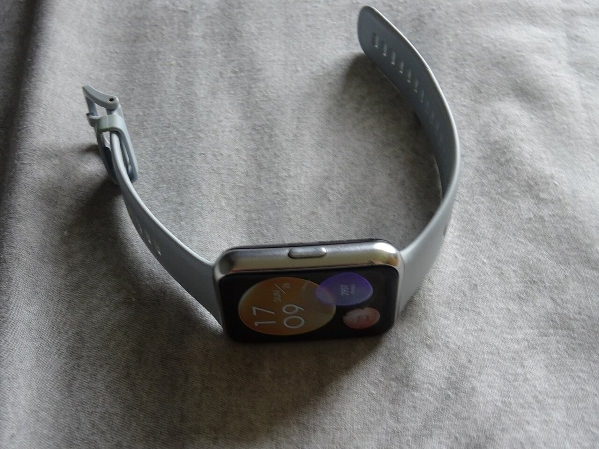 Fit S3 smartwatch — photo 3 of 4