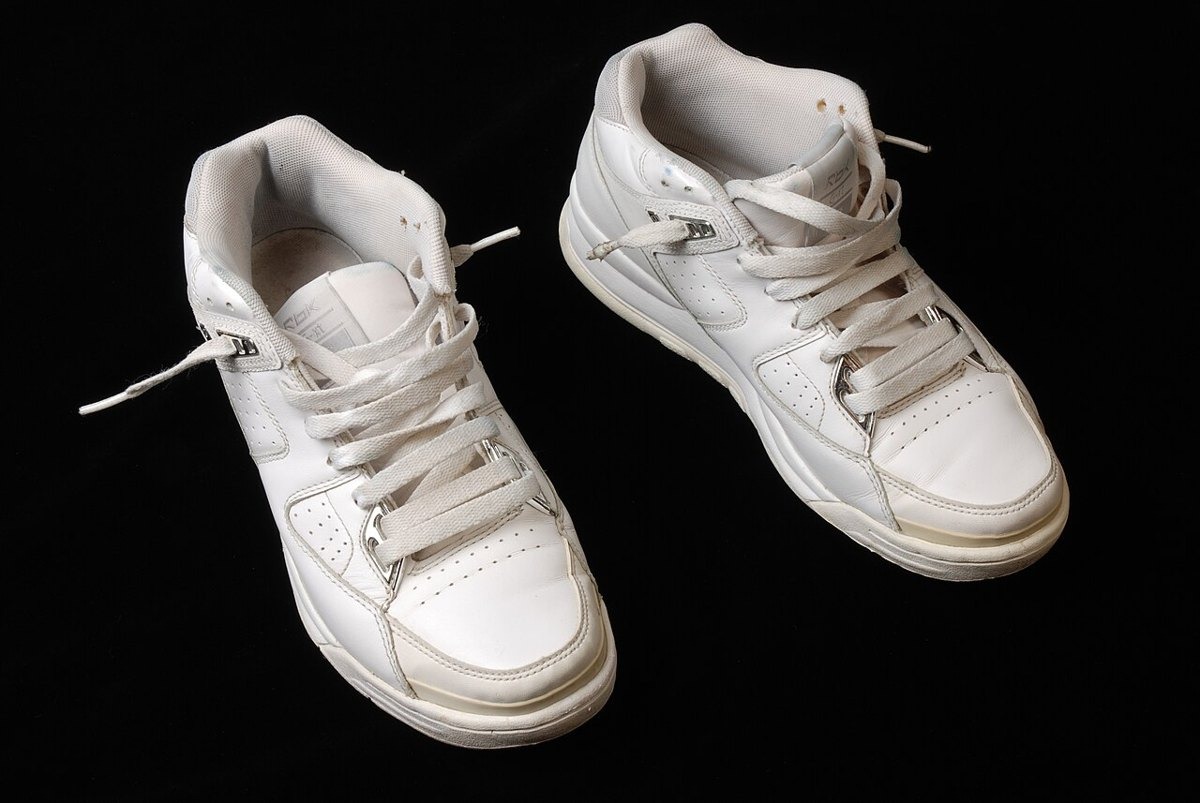 Leather court sneakers — photo 1 of 3