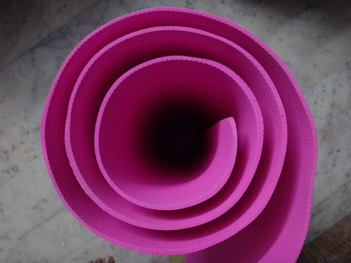 Non-slip yoga mat — photo 1 of 3
