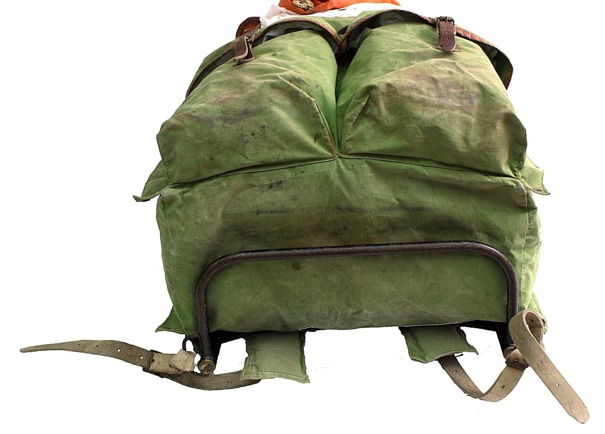 Waxed canvas backpack — photo 3 of 3