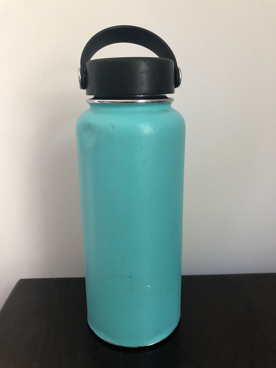Insulated water bottle — photo 2 of 3
