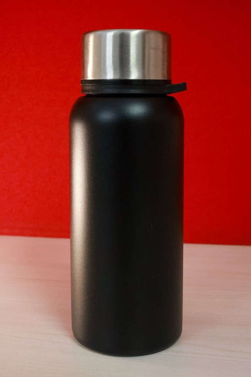 Insulated water bottle — photo 1 of 3