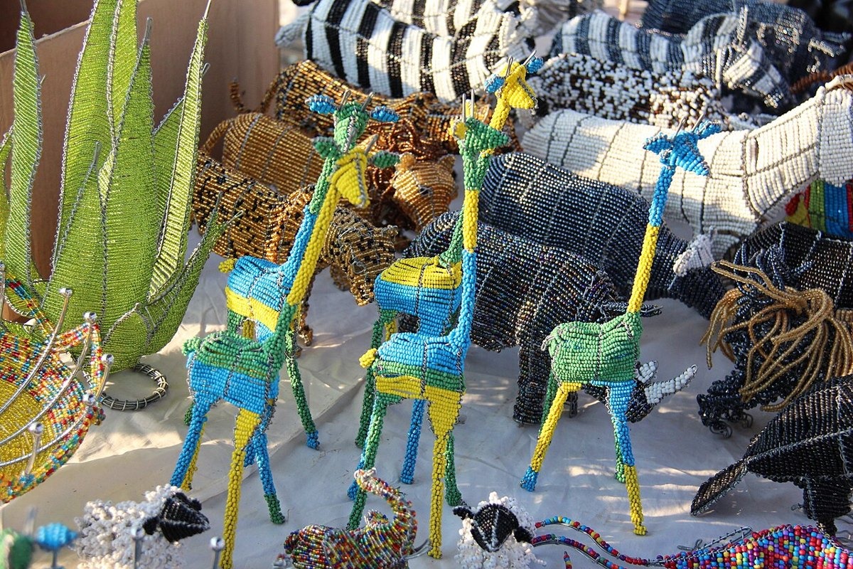 Wire and bead chameleon — photo 4 of 4