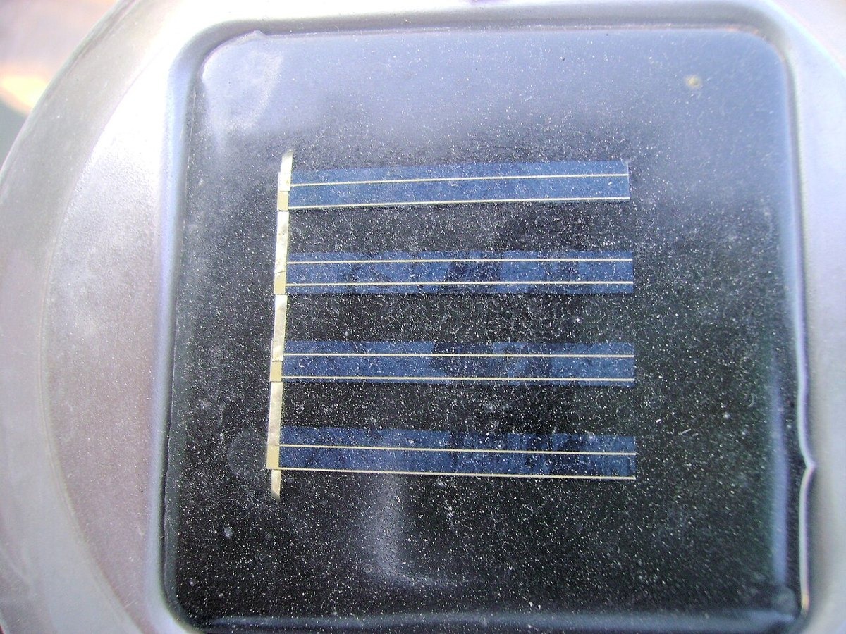 Solar garden lights — photo 3 of 3